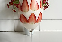 草莓酸奶思暮雪的做法