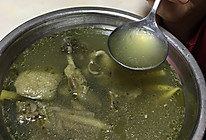 金银花水鸭汤的做法