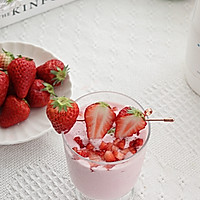 #助力高考营养餐# 冰冰凉的草莓奶昔，夏日必备饮品！的做法图解10