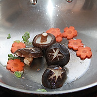 鲜美香菇大虾汤的做法图解5