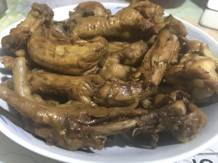 炖鸡脖（琵琶腿+鸡爪）的做法