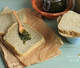 【意式青酱吐司】——面包机一键吐司的做法