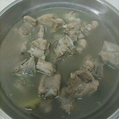 五香清汤排骨