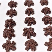 巧克力控的专属曲奇——巧克力樱花曲奇的做法图解8