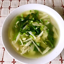 鸡腿菇豌豆苗汤