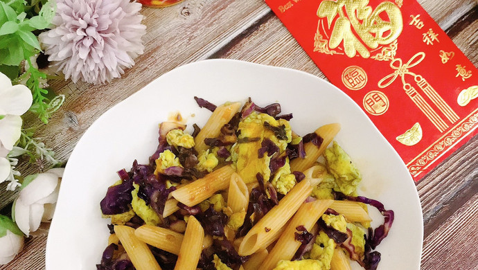鸡蛋炒麻辣意面