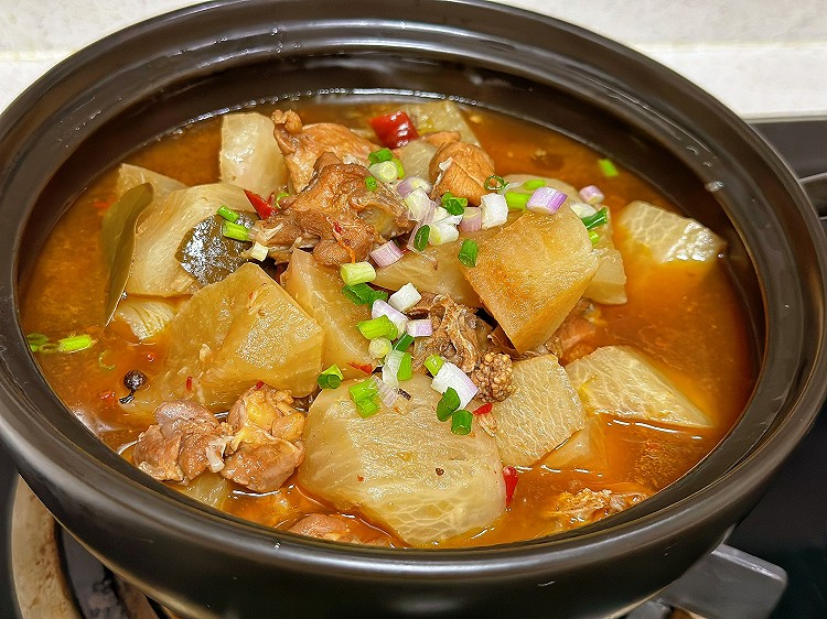 土鸡炖萝卜的做法