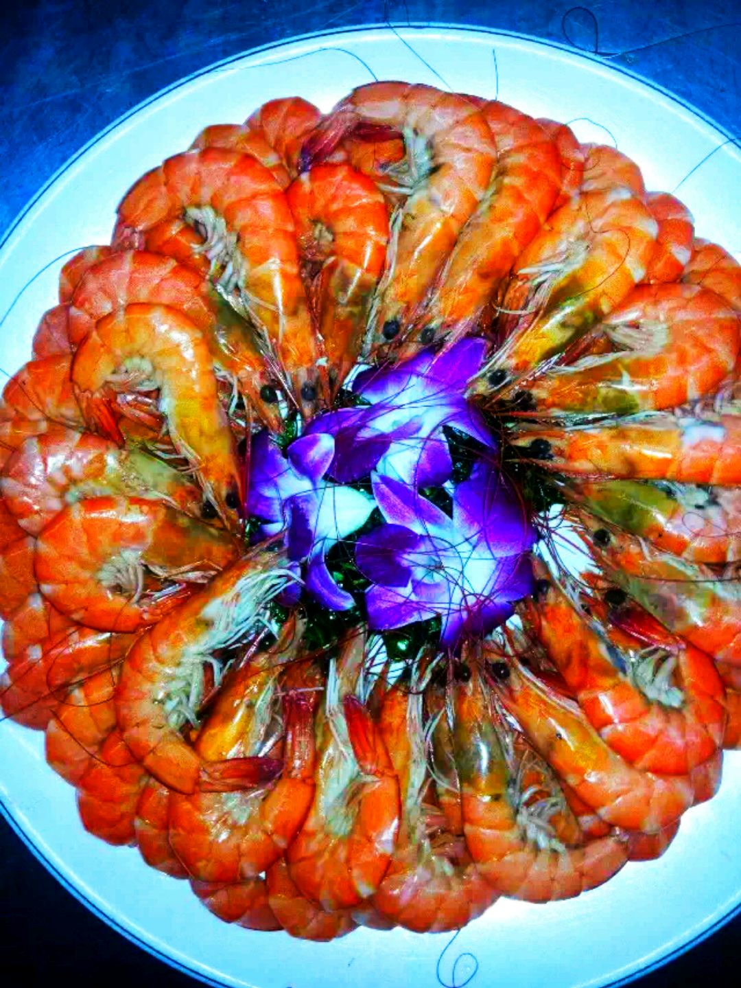 紫罗兰花伴虾