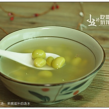 血鳗黄豆汤：来碗滋补的汤水