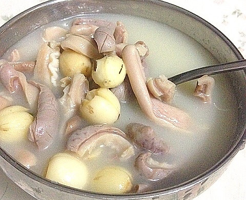 补脾胃益气虚的莲子猪肚汤——附：猪肚清洗详细。