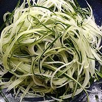 黄瓜大虾鸡蛋馅儿煎饺的做法图解5
