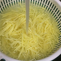 酸爽可口的窍门 醋溜土豆丝#在“家”打造ins风美食的做法图解2