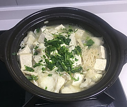 黑椒砂锅鱼头豆腐汤的做法