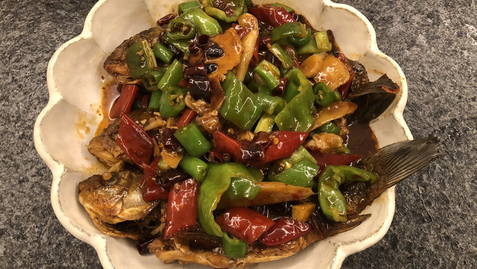 椒傲的鲫鱼