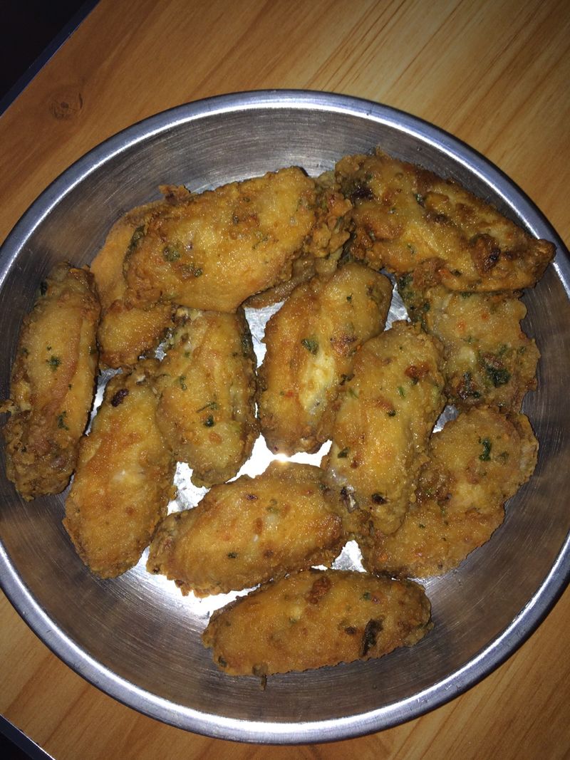 Fried wings with gold