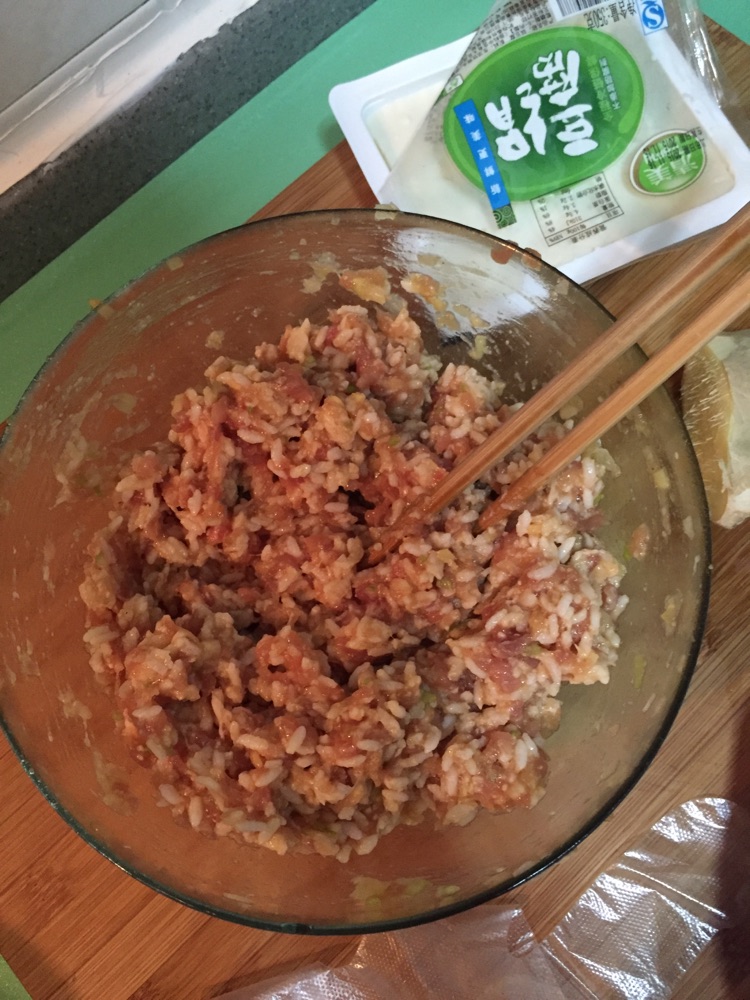 米饭丸子的做法图解1