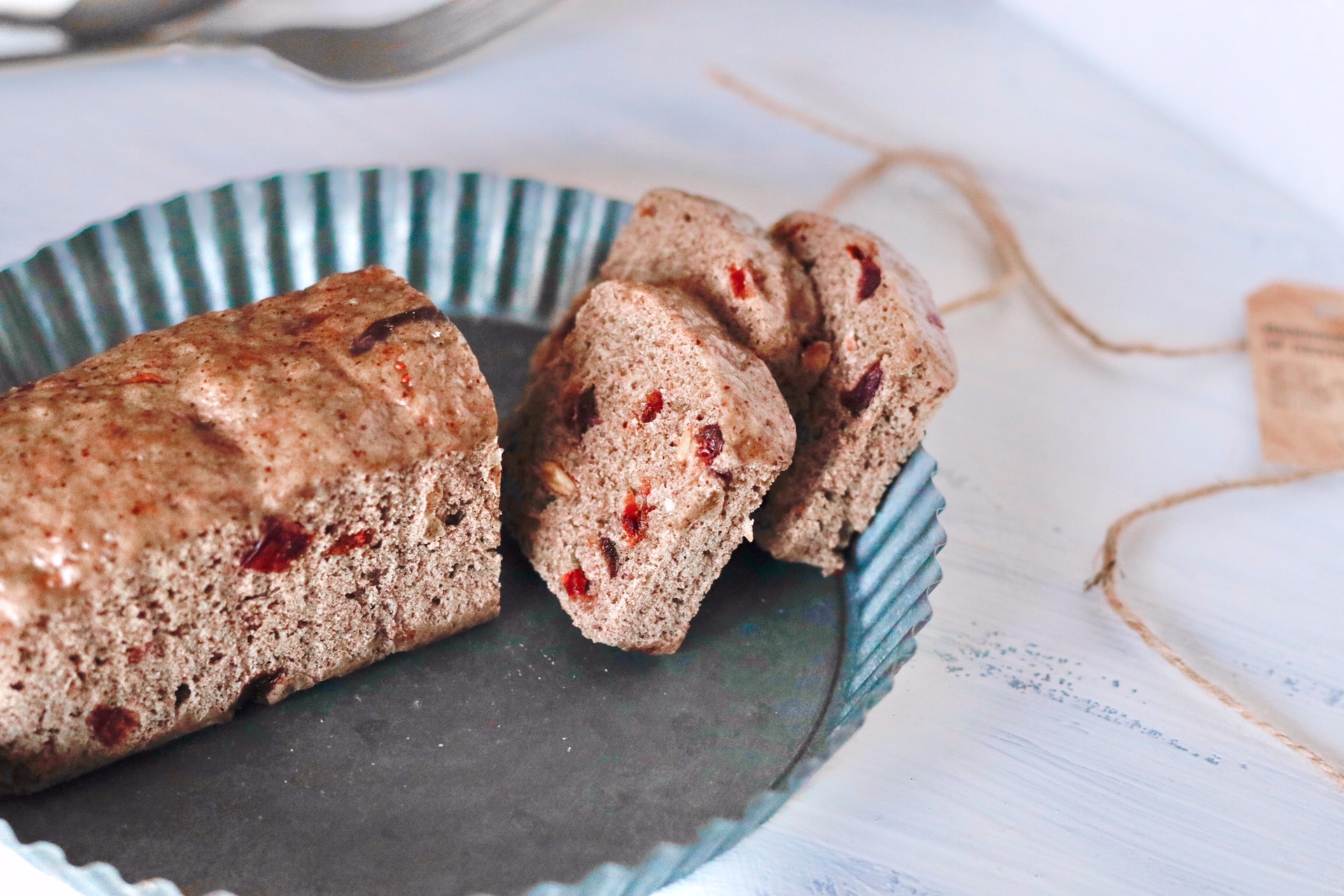 Low calorie slimming black bean dregs cake