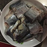 燕鱼炖五花肉（或土豆条）的做法图解2