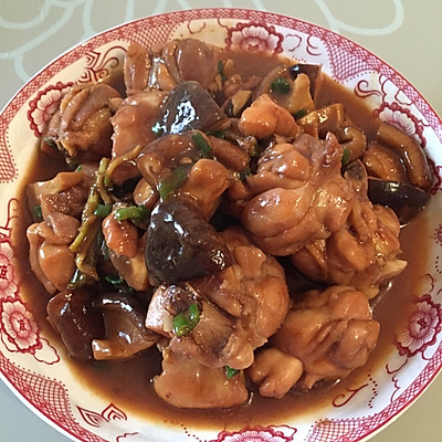 香菇炒鸡腿肉