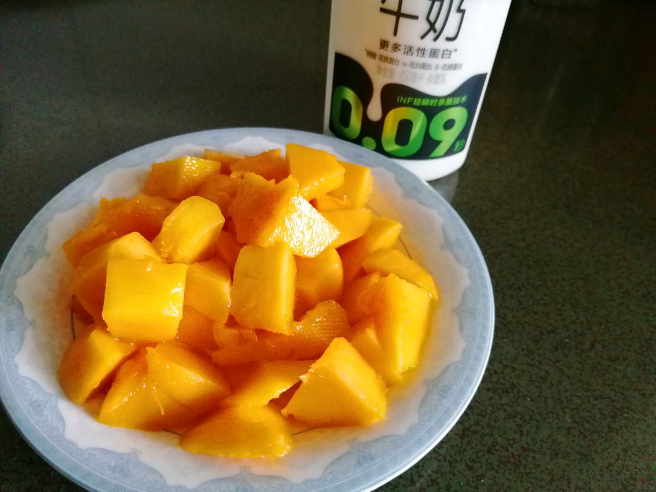 A taste of memories -- Echo's Kitchen: 【芒果酸奶昔】Mango Lassi (Mango Yogurt ...