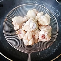 茶树菇栗子焖鸡块的做法图解8