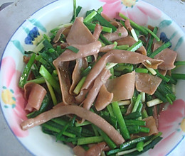 韭菜炒海肠的做法