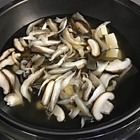 豆腐杂菌汤的做法图解2