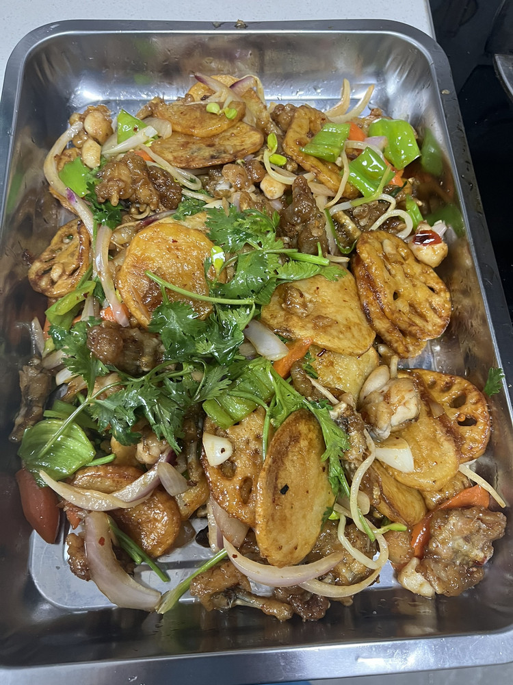干锅牛蛙的做法