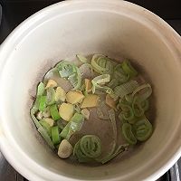 砂锅梭鱼的做法图解4