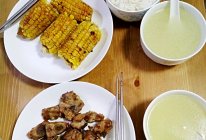 玉米排骨汤=汤+烧排骨+烤玉米的做法