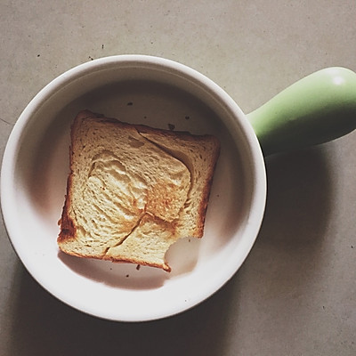 宿舍电饭锅版——烤出微脆焦黄的吐司