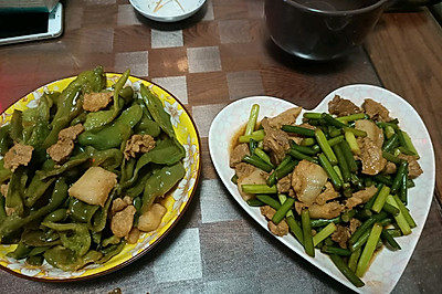 年菜辣椒炒肉、蒜苔炒肉