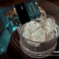 #“酒”是要开心#桂花糖牛奶蓝宝石的做法图解2