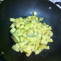 [懒人必学美味]电饭煲搞定的懒人火腿豆焖饭的做法图解3