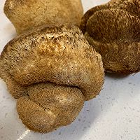 猴头菇养生汤的做法图解1