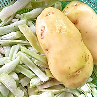 扁豆炖土豆的做法图解1