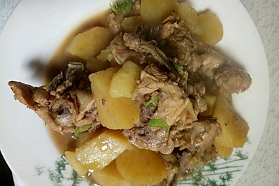土豆炖鸡架