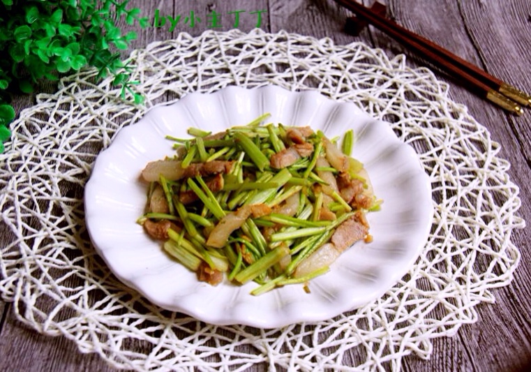 Stir fried celery with shredded Bacon