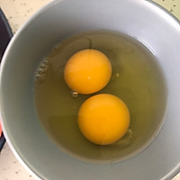 西红柿炒鸡蛋的做法图解1