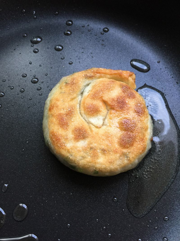 早餐葱油饼的做法