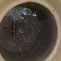 艾茎黑豆炖土鸡汤的做法图解3