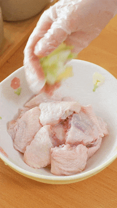 【宝宝辅食】香菇蒸鸡翅的做法图解2