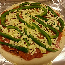 青椒萨拉米肠披萨