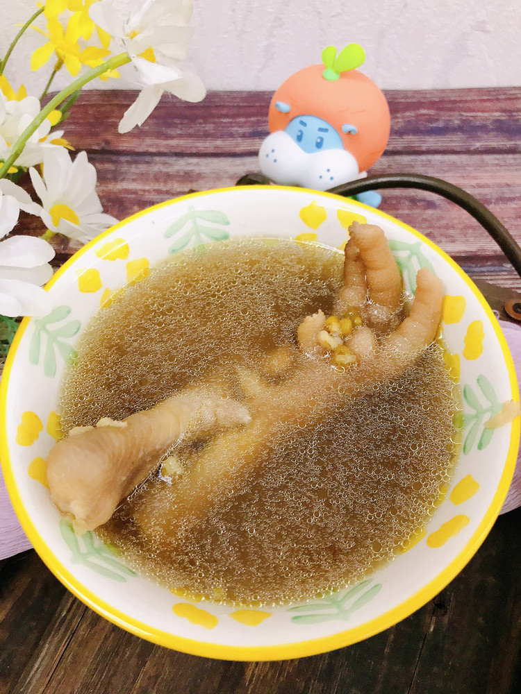 消暑鸡脚绿豆汤的做法