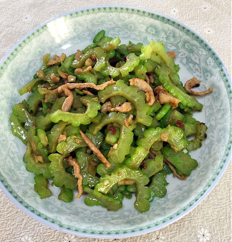 苦瓜炒肉的做法