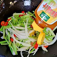 鳗干炒芹菜的做法图解12