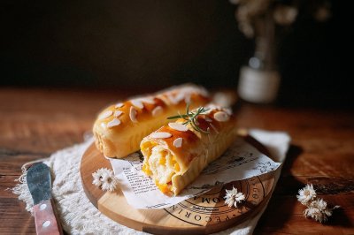 杏仁芒果面包