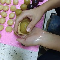 广式莲蓉蛋黄月饼的做法图解13