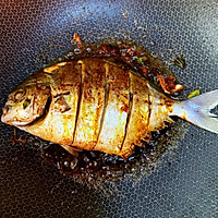 酱焖金鲳鱼～胶东人的最爱的做法图解4