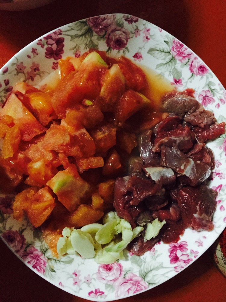 西红柿牛肉面的做法图解2